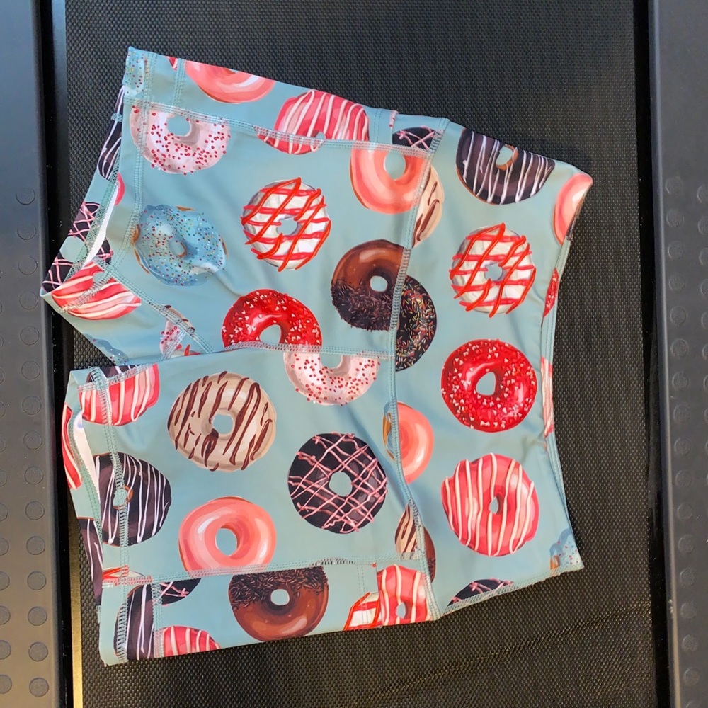 muscle and donut shorts